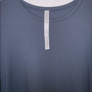 Lululemon t-shirt